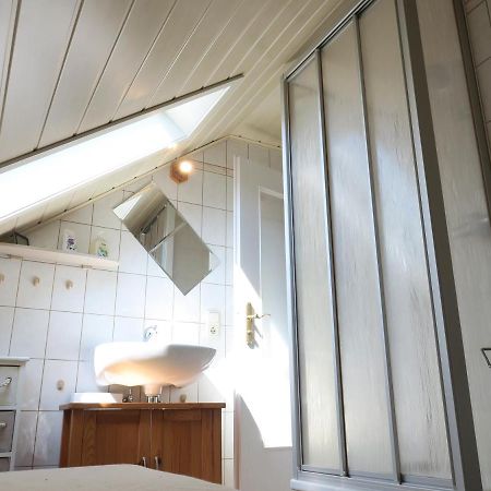 Schone Dachgeschosswohnung In Villa Mit Zentrumsnaher Lage Schleiz Exteriör bild