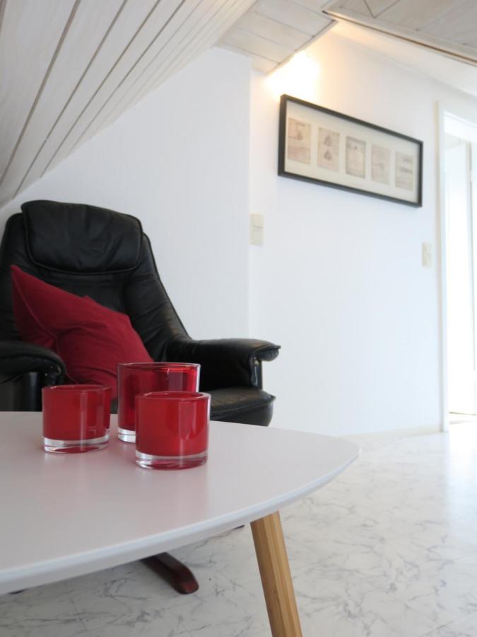 Schone Dachgeschosswohnung In Villa Mit Zentrumsnaher Lage Schleiz Exteriör bild